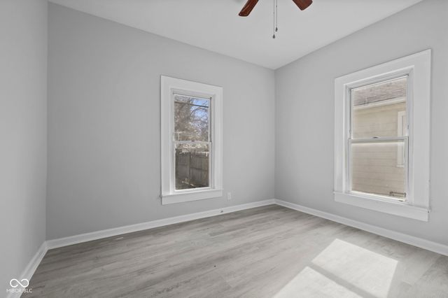 65 S 8th Avenue, Beech Grove, IN 46107