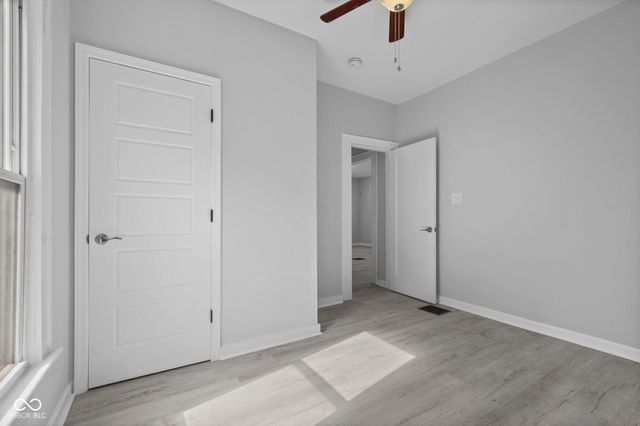 65 S 8th Avenue, Beech Grove, IN 46107