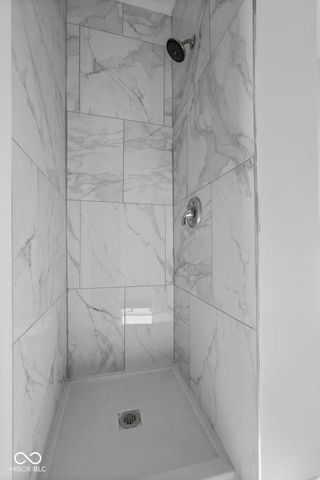 65 S 8th Avenue, Beech Grove, IN 46107