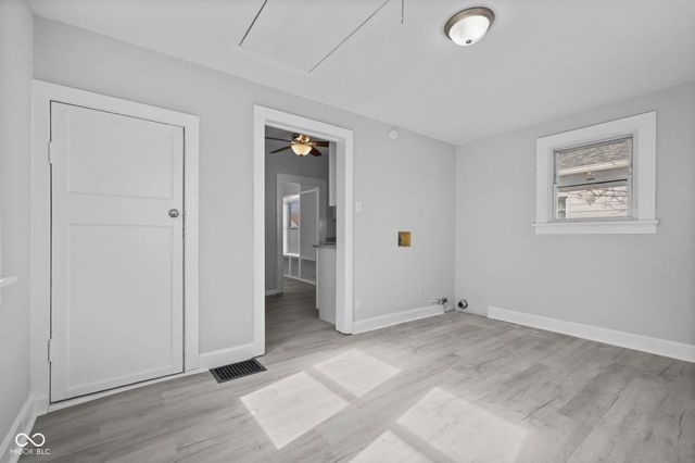 65 S 8th Avenue, Beech Grove, IN 46107