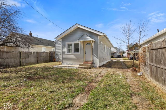 65 S 8th Avenue, Beech Grove, IN 46107