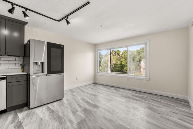 75 Colonel Bell Dr 12, Brockton, MA 02301