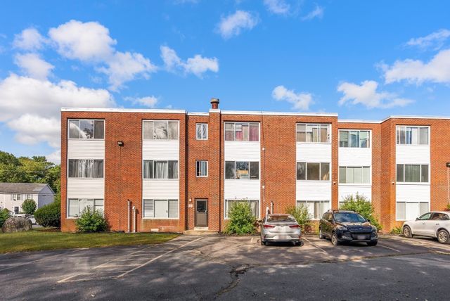 75 Colonel Bell Dr 12, Brockton, MA 02301