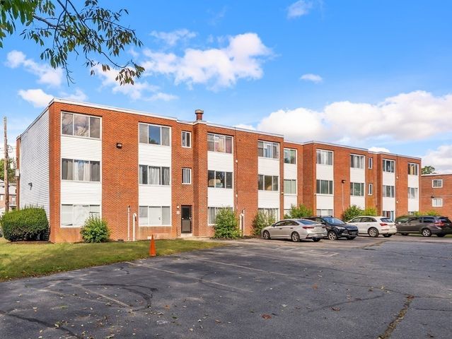 75 Colonel Bell Dr 12, Brockton, MA 02301