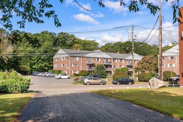 75 Colonel Bell Dr 12, Brockton, MA 02301
