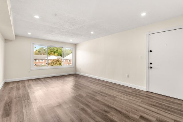 75 Colonel Bell Dr 12, Brockton, MA 02301