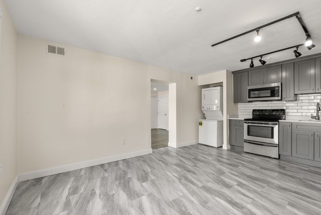 75 Colonel Bell Dr 12, Brockton, MA 02301