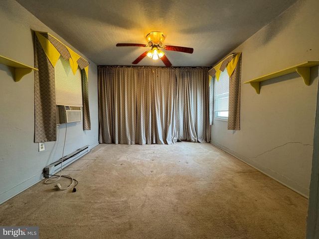 104 WOLCOTT ST, Harrington, DE 19952