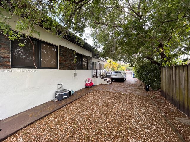 55 NW 44 ST, Miami, FL 33127