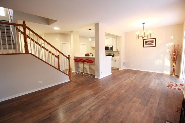 1947 W Crestview Circle, Romeoville, IL 60446