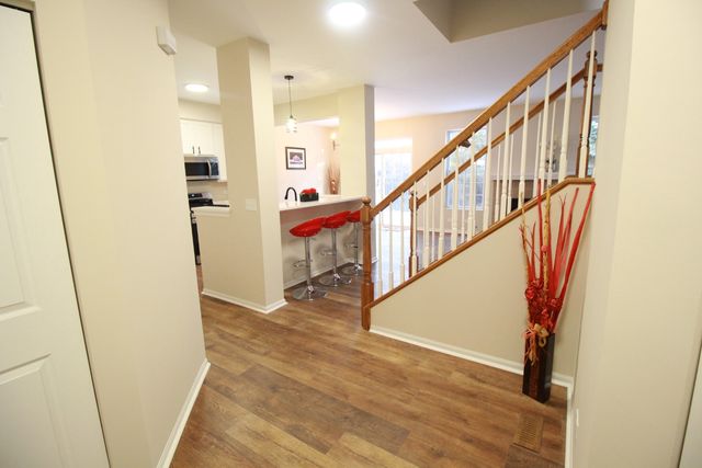 1947 W Crestview Circle, Romeoville, IL 60446