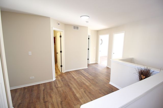 1947 W Crestview Circle, Romeoville, IL 60446