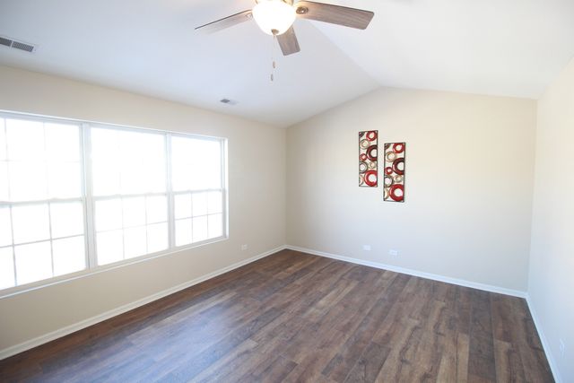 1947 W Crestview Circle, Romeoville, IL 60446