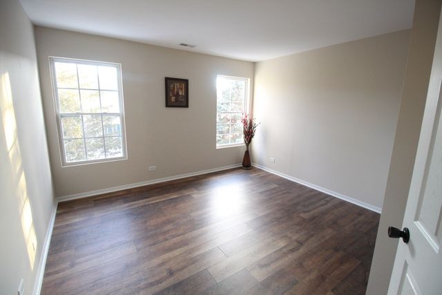 1947 W Crestview Circle, Romeoville, IL 60446