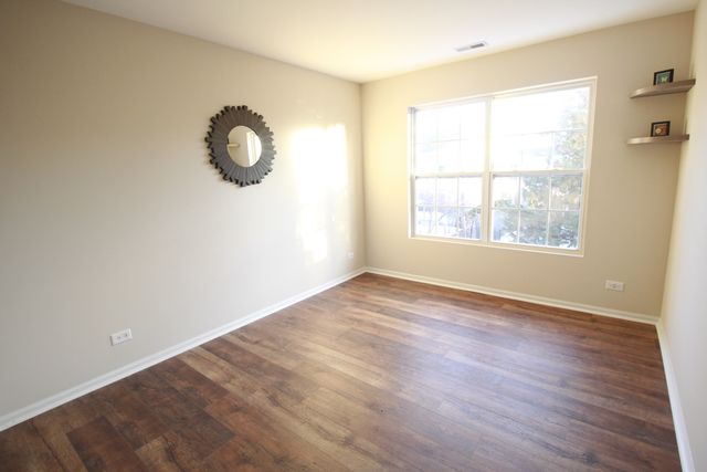 1947 W Crestview Circle, Romeoville, IL 60446