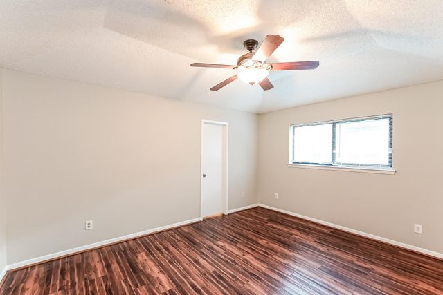 6019 Coachgate Drive, Spring, TX 77373