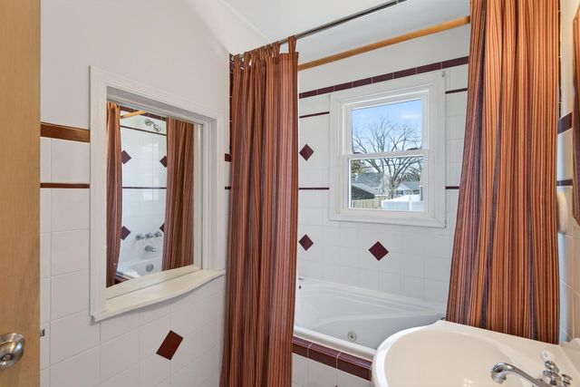 3125 Utah Avenue S, Saint Louis Park, MN 55426