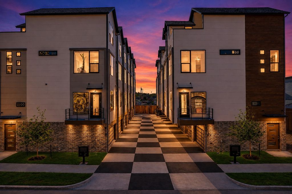 708 W 10th Street 104, Dallas, TX 75208 — exterior