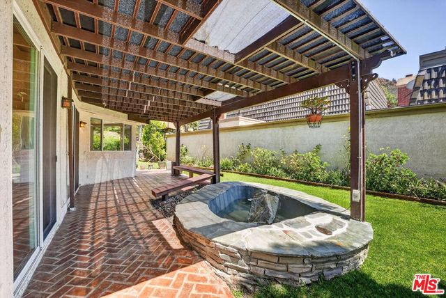 1288 Calle De Sevilla, Pacific Palisades, CA 90272
