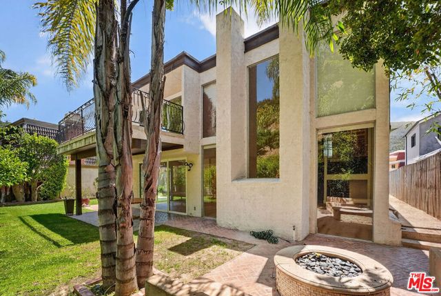 1288 Calle De Sevilla, Pacific Palisades, CA 90272