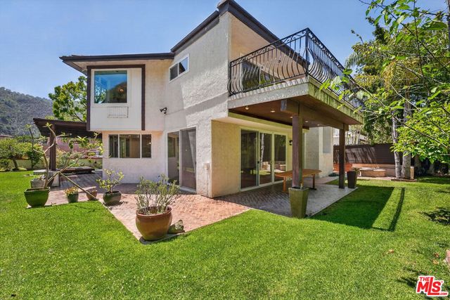 1288 Calle De Sevilla, Pacific Palisades, CA 90272