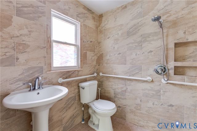 6424 W Grace St, Henrico, VA 23226