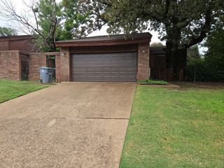 7807 High Oaks Circle, Dallas, TX 75231