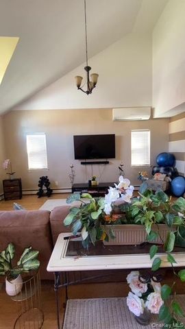 32 Maple Avenue, Hempstead, NY 11550