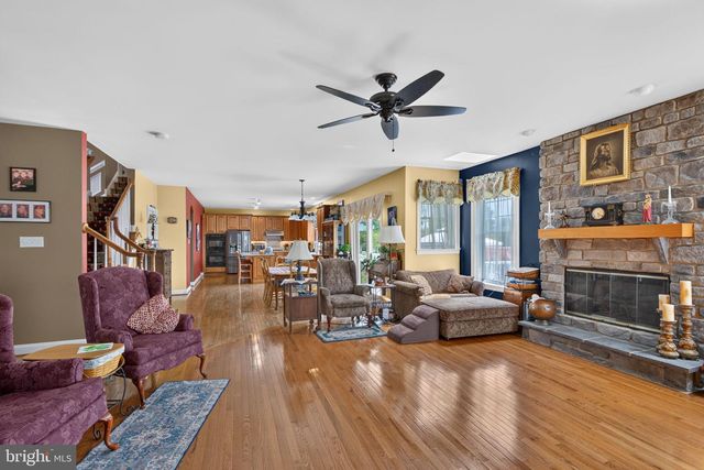 2180 SQUIRREL HILL RD, Schwenksville, PA 19473