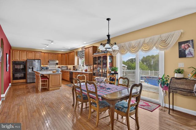 2180 SQUIRREL HILL RD, Schwenksville, PA 19473