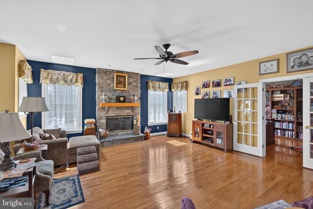 2180 SQUIRREL HILL RD, Schwenksville, PA 19473