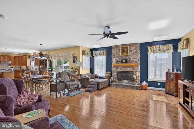 2180 SQUIRREL HILL RD, Schwenksville, PA 19473