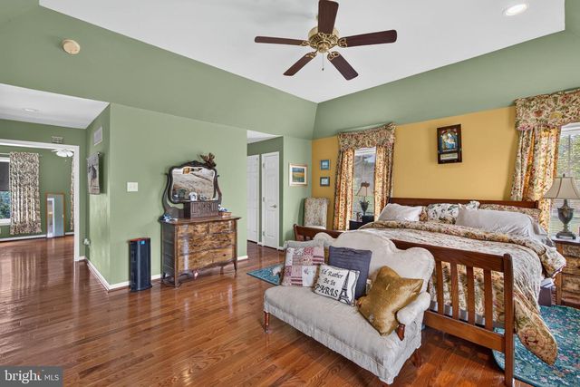 2180 SQUIRREL HILL RD, Schwenksville, PA 19473