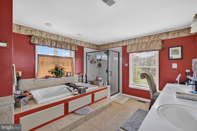 2180 SQUIRREL HILL RD, Schwenksville, PA 19473