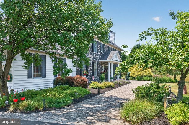 2180 SQUIRREL HILL RD, Schwenksville, PA 19473