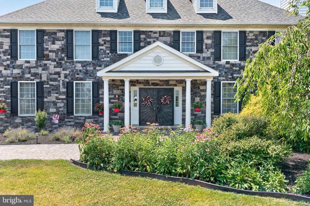 2180 SQUIRREL HILL RD, Schwenksville, PA 19473