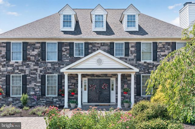 2180 SQUIRREL HILL RD, Schwenksville, PA 19473