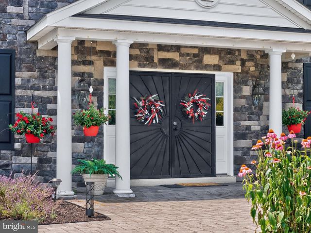 2180 SQUIRREL HILL RD, Schwenksville, PA 19473