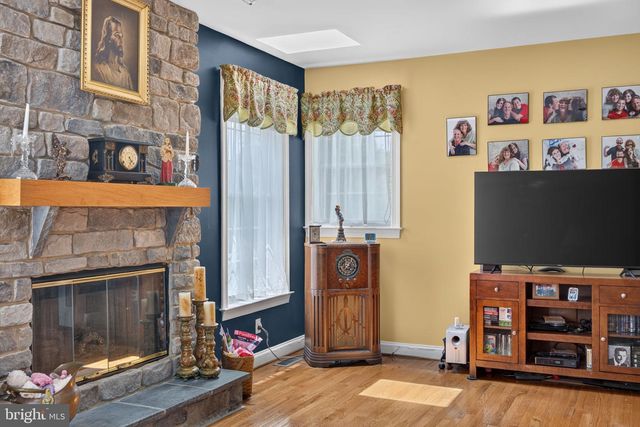 2180 SQUIRREL HILL RD, Schwenksville, PA 19473