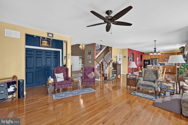 2180 SQUIRREL HILL RD, Schwenksville, PA 19473