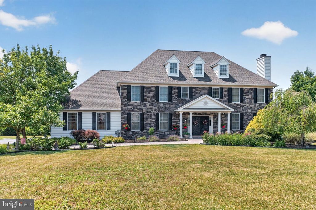 2180 SQUIRREL HILL RD, Schwenksville, PA 19473