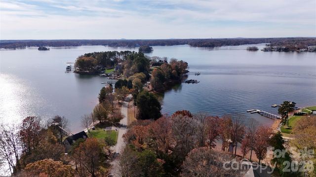 105 Tuskarora Point Lane, Mooresville, NC 28117