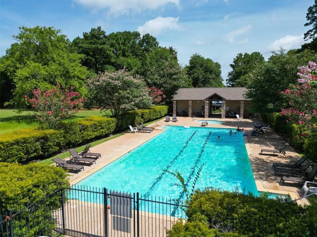 1572 Emerald Lakes Drive, Willis, TX 77378