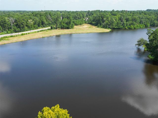 1572 Emerald Lakes Drive, Willis, TX 77378