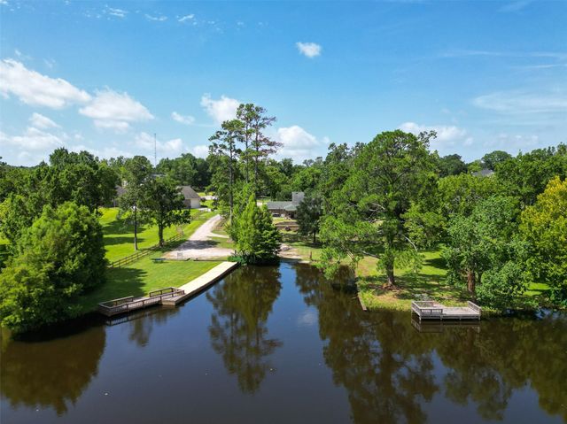 1572 Emerald Lakes Drive, Willis, TX 77378
