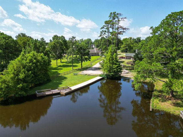 1572 Emerald Lakes Drive, Willis, TX 77378