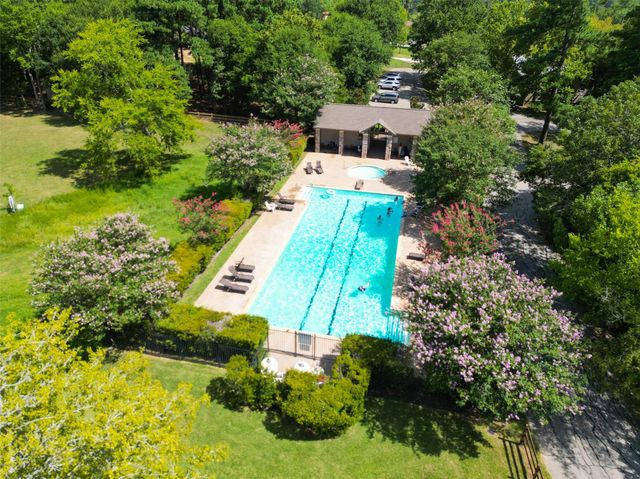 1572 Emerald Lakes Drive, Willis, TX 77378