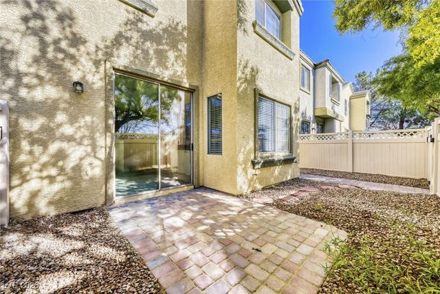 611 Desert Silk Court, North Las Vegas, NV 89084