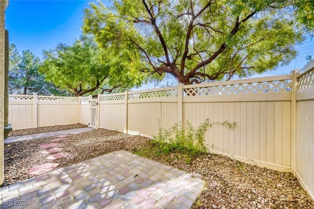 611 Desert Silk Court, North Las Vegas, NV 89084