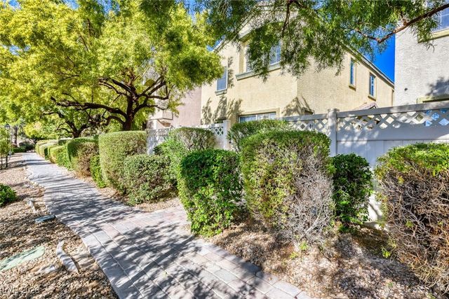 611 Desert Silk Court, North Las Vegas, NV 89084